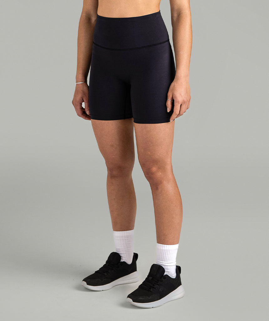 Women's Wreath Performance Short 6 - Black